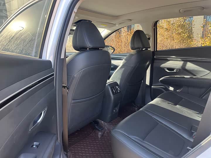 Фото 8 - Hyundai Tucson L