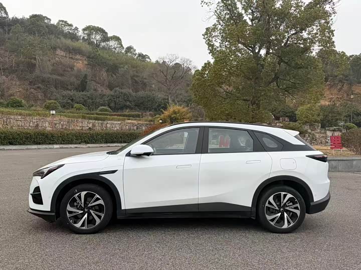 Фото 4 - BAIC Arcfox Alpha T5