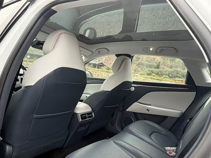 Фото 9 - BAIC Arcfox Alpha T5