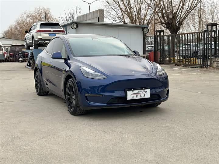 Фото 3 - Tesla Model Y