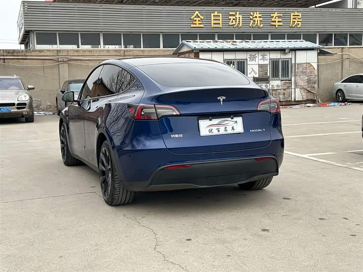 Фото 4 - Tesla Model Y