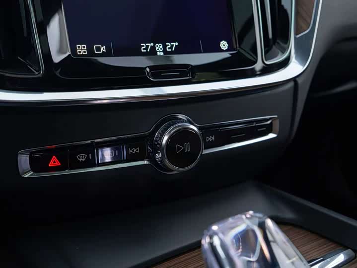 Фото 7 - Volvo S60