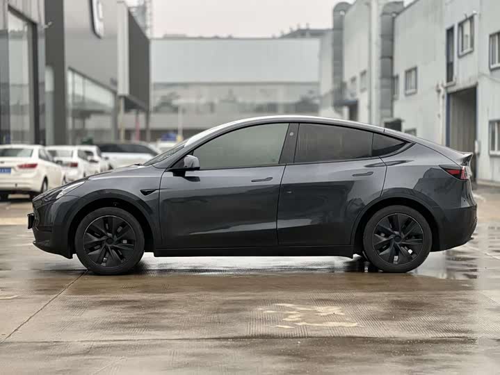 Фото 4 - Tesla Model Y