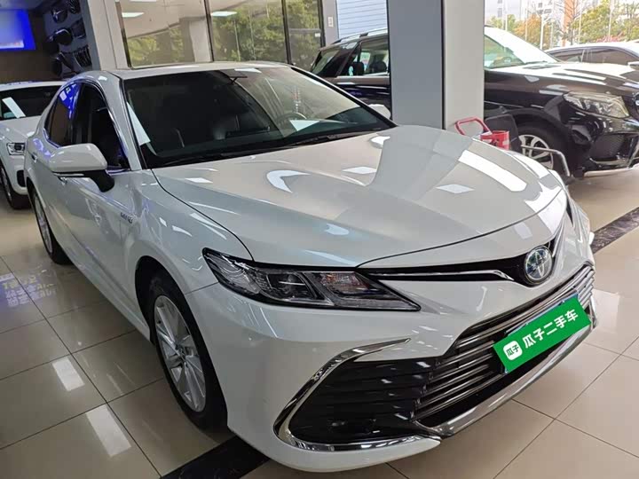 Фото 4 - Toyota Camry