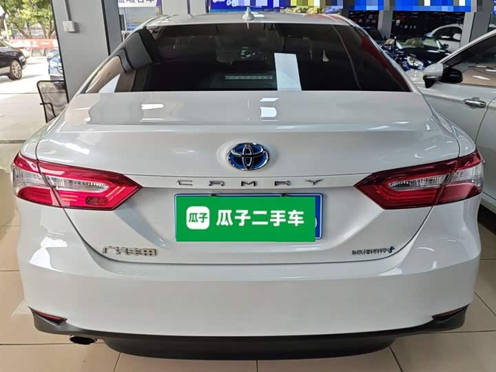 Фото 6 - Toyota Camry