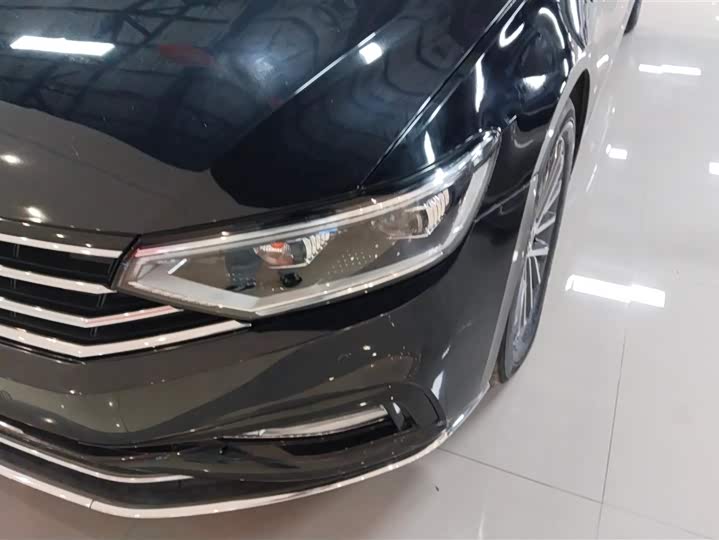 Фото 5 - Volkswagen Magotan