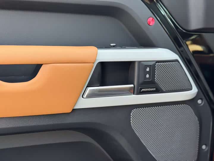 Фото 6 - Land Rover Defender