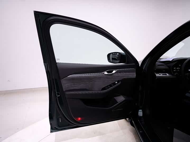 Фото 4 - Geely Preface