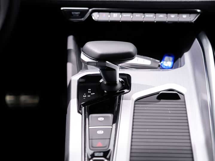 Фото 6 - Geely Preface