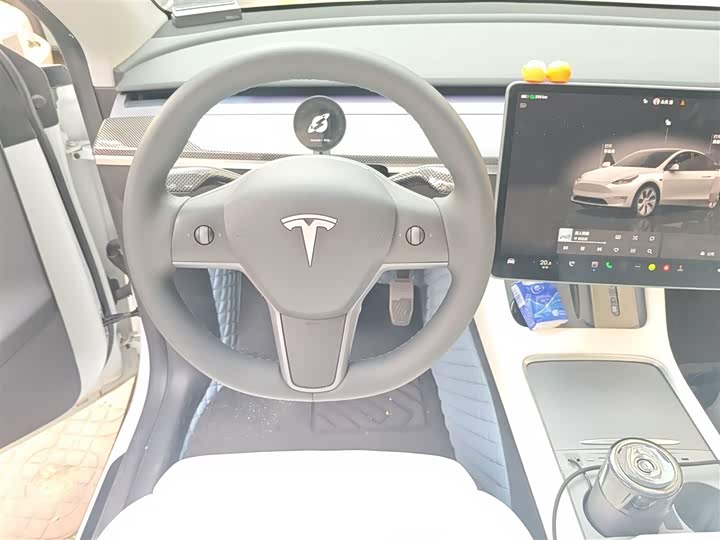 Фото 3 - Tesla Model Y
