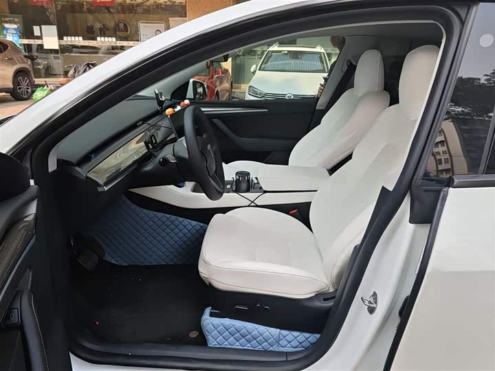 Фото 8 - Tesla Model Y