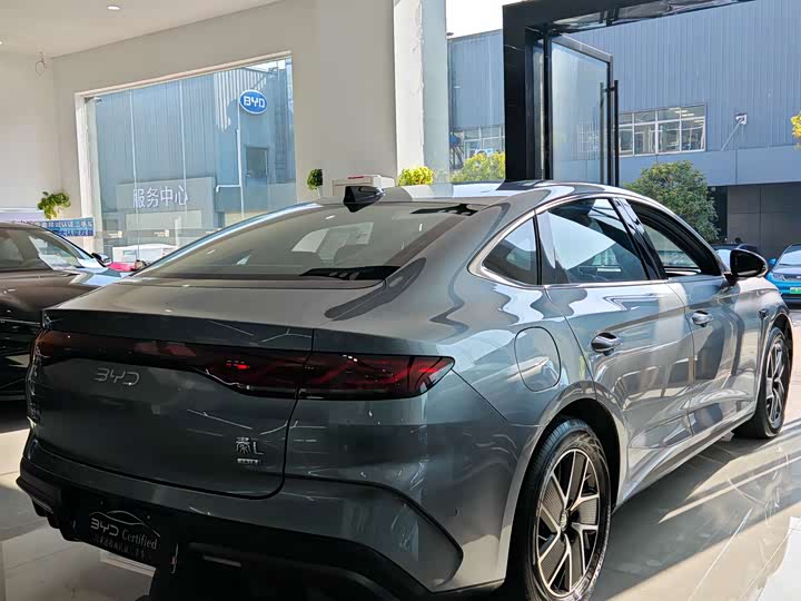 Фото 8 - BYD Qin L