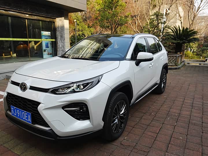 Фото 1 - Toyota Wildlander