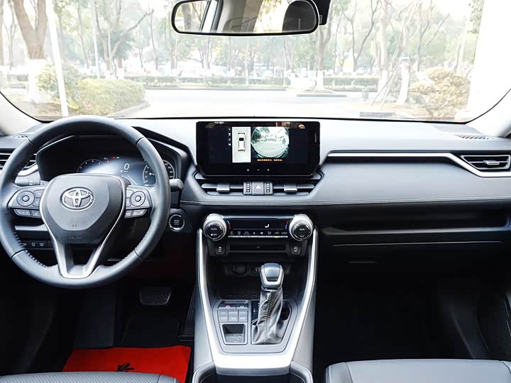 Фото 8 - Toyota Wildlander