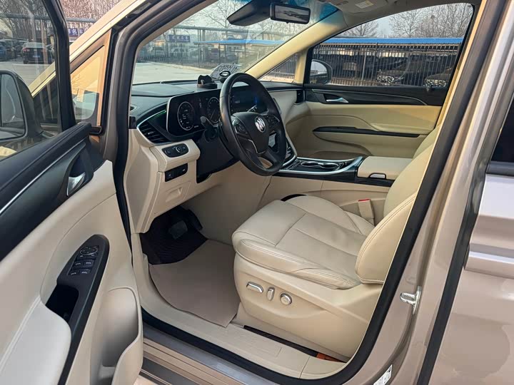 Фото 6 - Buick GL8 ES