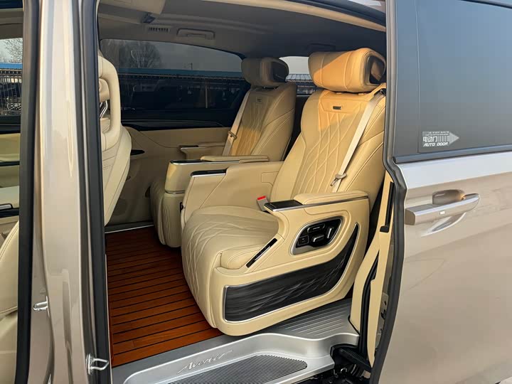 Фото 7 - Buick GL8 ES