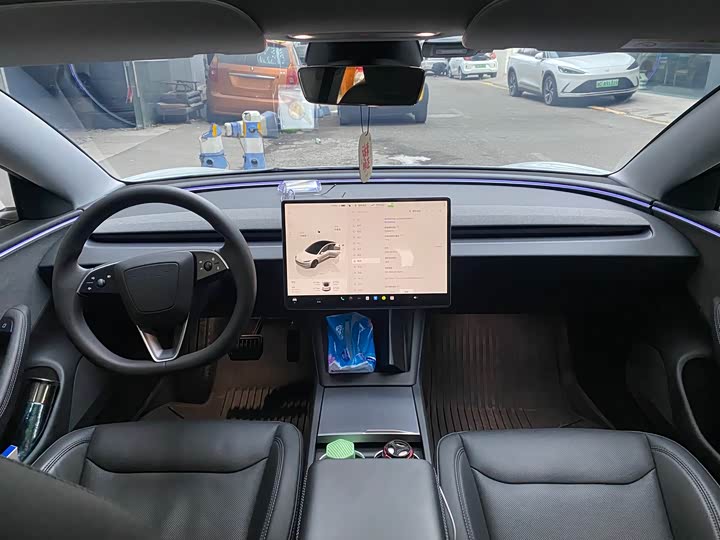 Фото 5 - Tesla Model 3