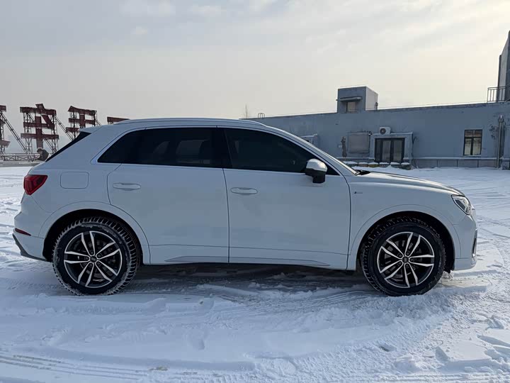 Фото 7 - Audi Q3