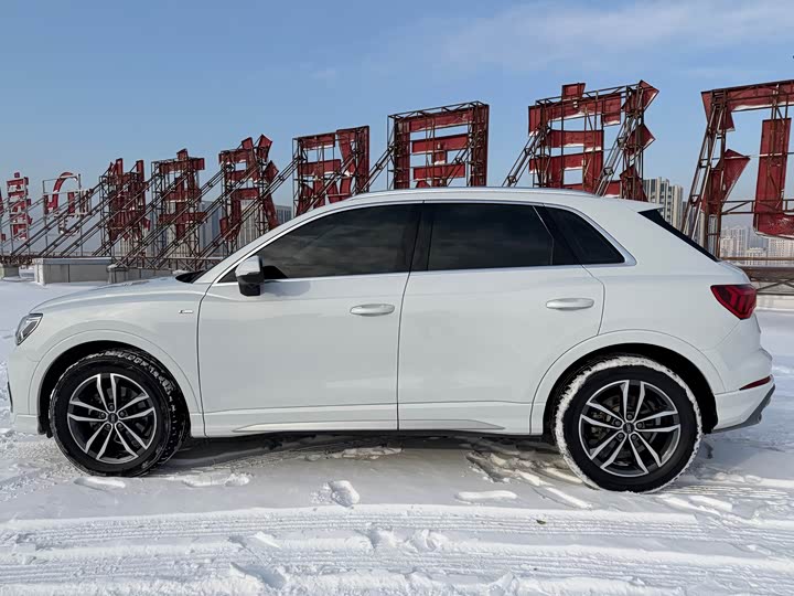 Фото 8 - Audi Q3