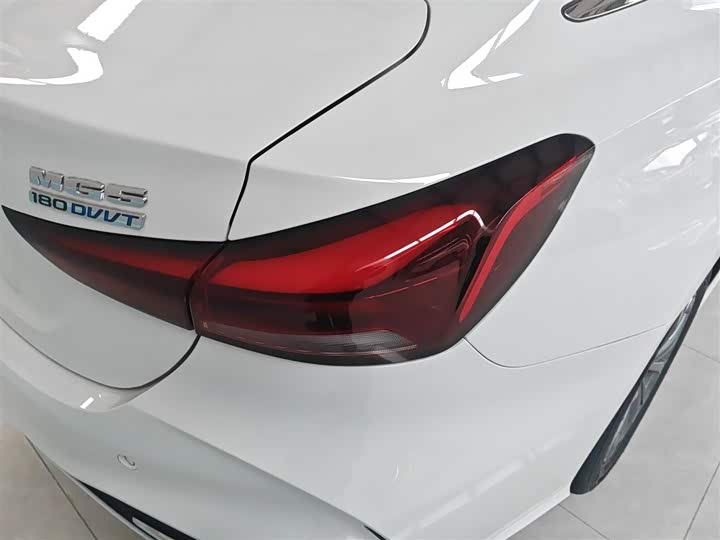 Фото 8 - MG Motor 5