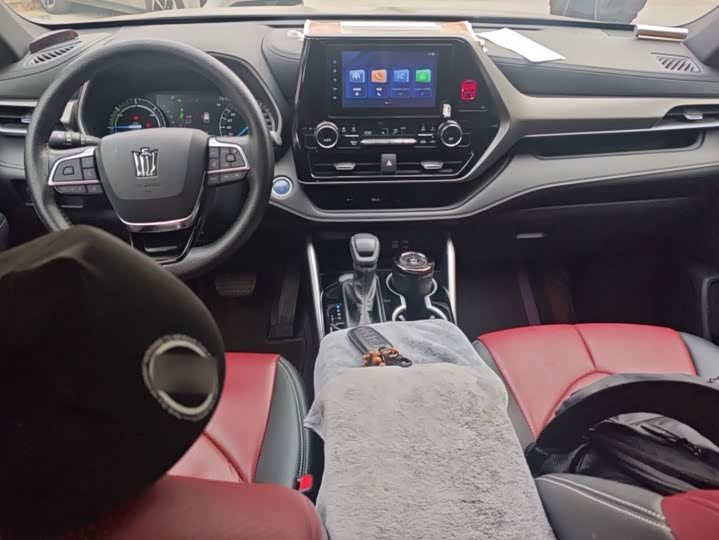 Фото 6 - Toyota Crown Kluger