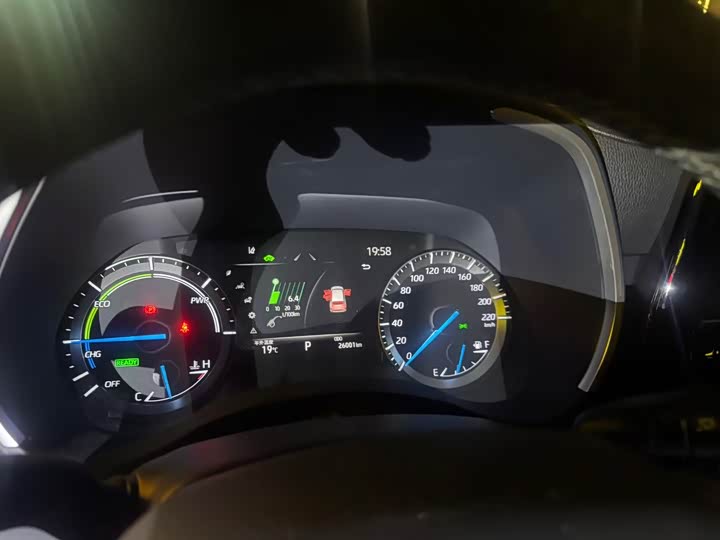 Фото 7 - Toyota Crown Kluger