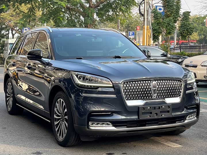 Фото 3 - Lincoln Aviator
