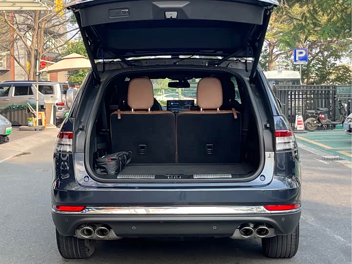 Фото 7 - Lincoln Aviator