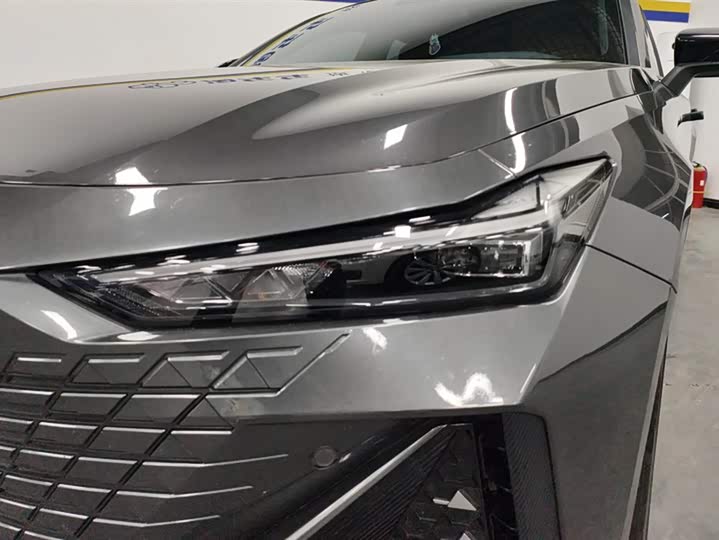 Фото 5 - Changan UNI-V