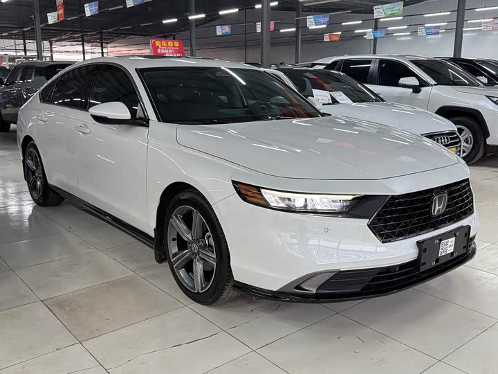 Фото 3 - Honda Accord