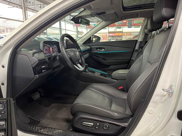 Фото 8 - Honda Accord