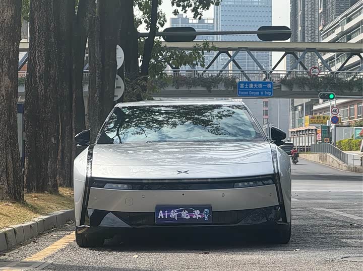 Фото 2 - XPeng P7