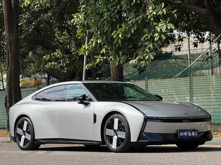 Фото 3 - XPeng P7