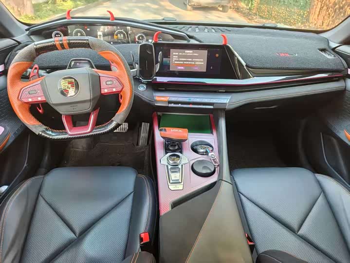 Фото 6 - Changan UNI-V