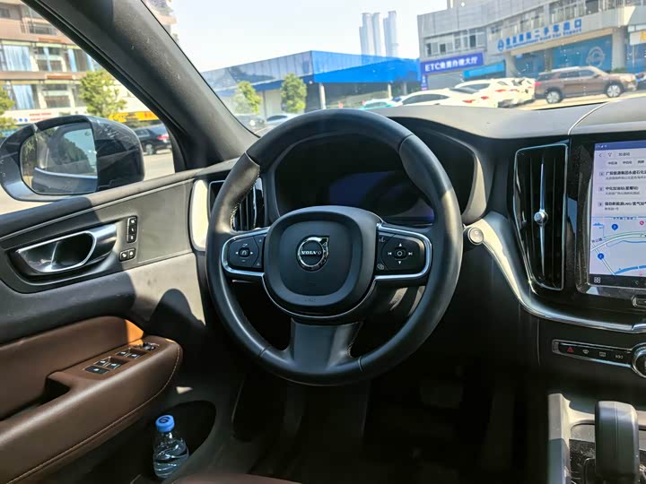 Фото 7 - Volvo XC60