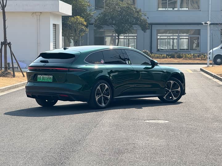 Фото 2 - Nio ET5T