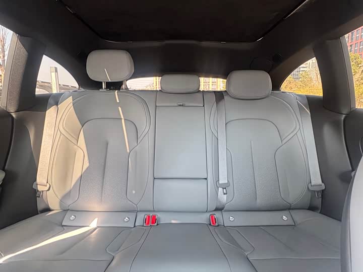 Фото 9 - Nio ET5T