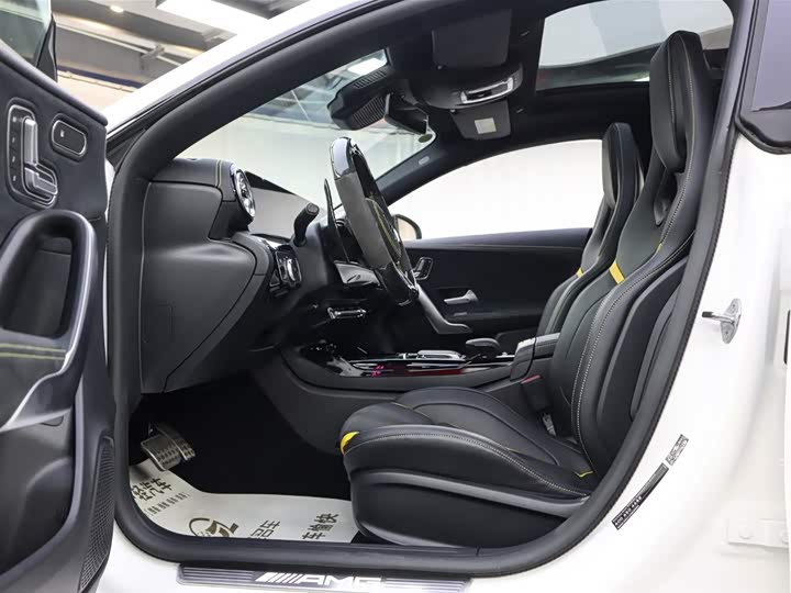 Фото 7 - Mercedes-Benz CLA-Class AMG