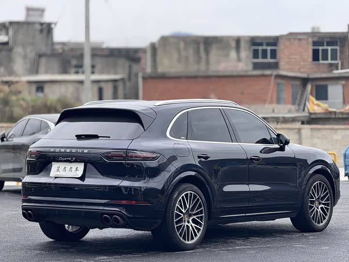 Фото 8 - Porsche Cayenne