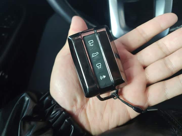 Фото 9 - Tank 300