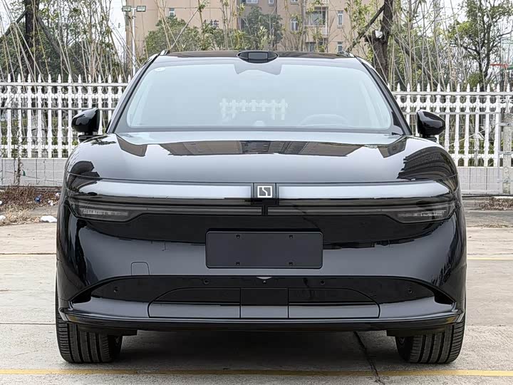 Фото 2 - Zeekr 7X