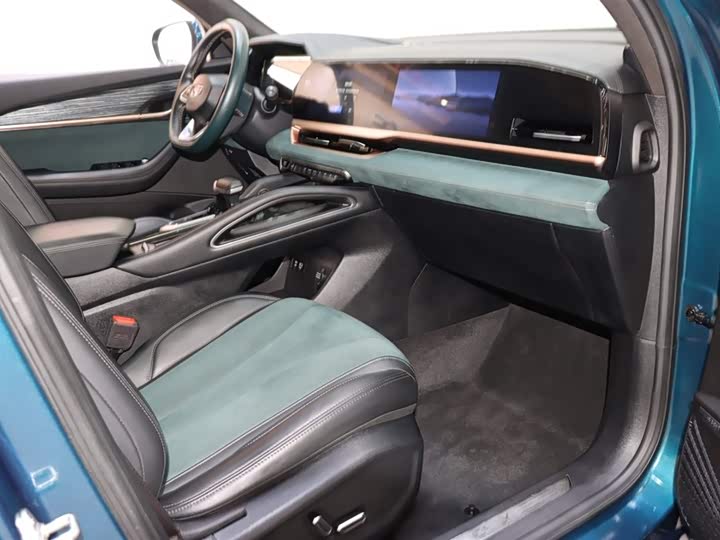 Фото 8 - Geely Monjaro