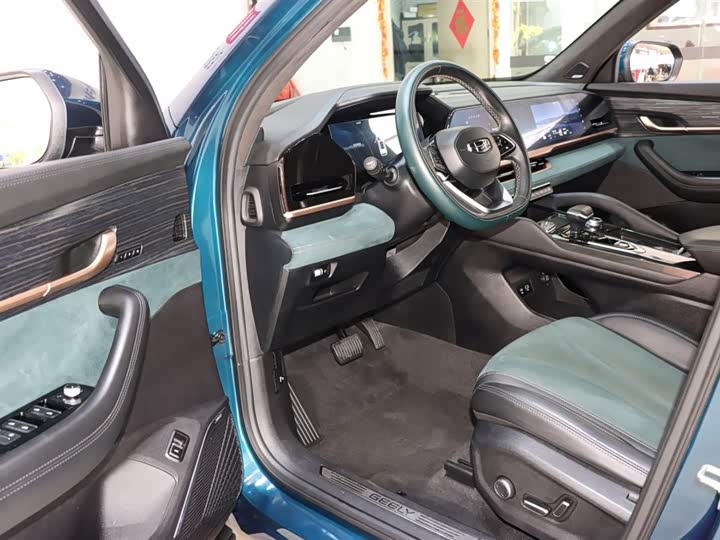 Фото 9 - Geely Monjaro