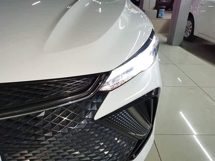 Фото 3 - Geely Emgrand L