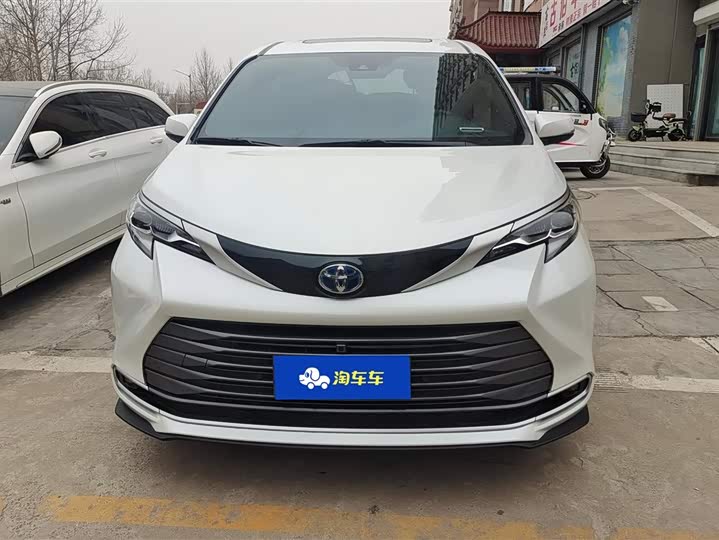 Фото 2 - Toyota Sienna