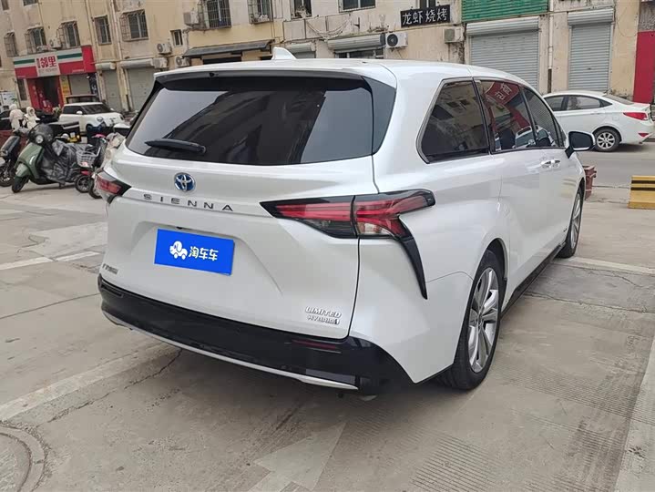 Фото 3 - Toyota Sienna