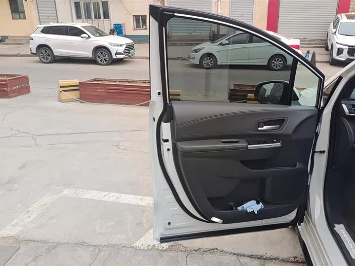 Фото 7 - Toyota Sienna