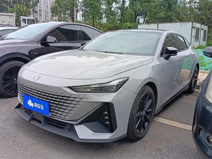 Фото 1 - Changan UNI-V