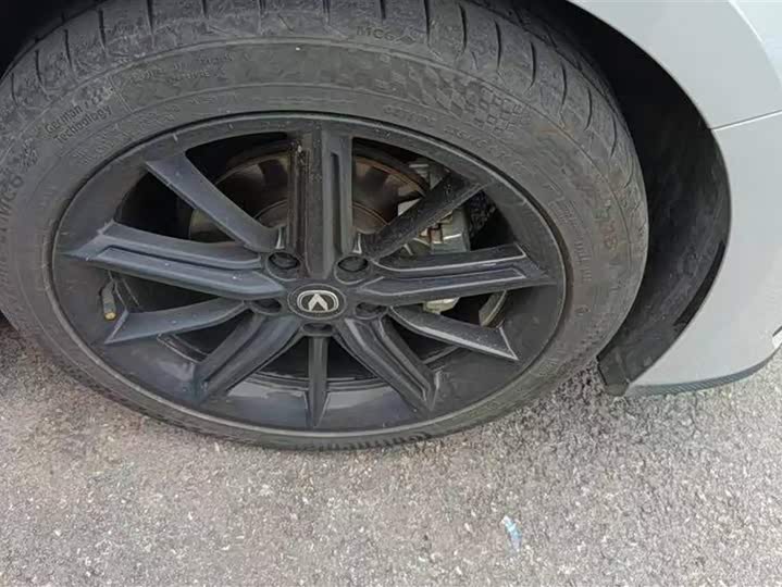 Фото 6 - Changan UNI-V