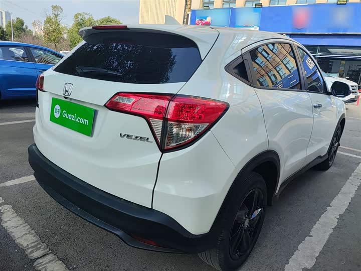 Фото 7 - Honda Vezel